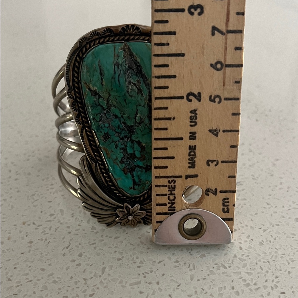 NAVAJO KINGMAN TURQUOISE Sterling Silver Cuff - Picture 2 of 7
